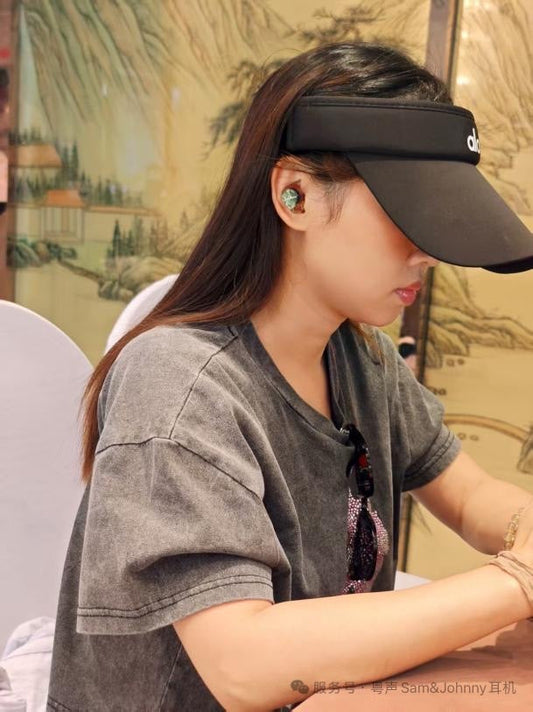 Why Were Sam&Johnny real wireless HiFi Earphones Surrounded by Audiophiles?